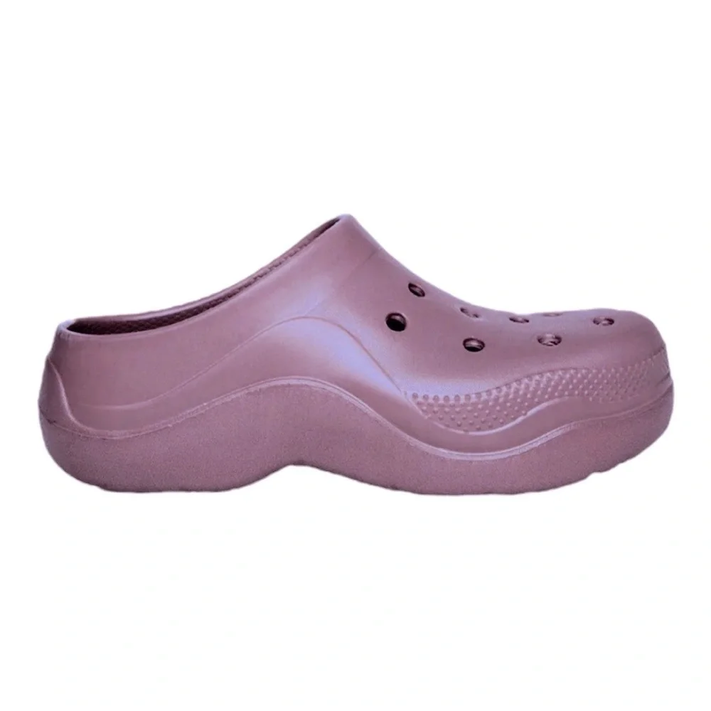 NWOT SCUFF MAUVE - SM REBOOTED